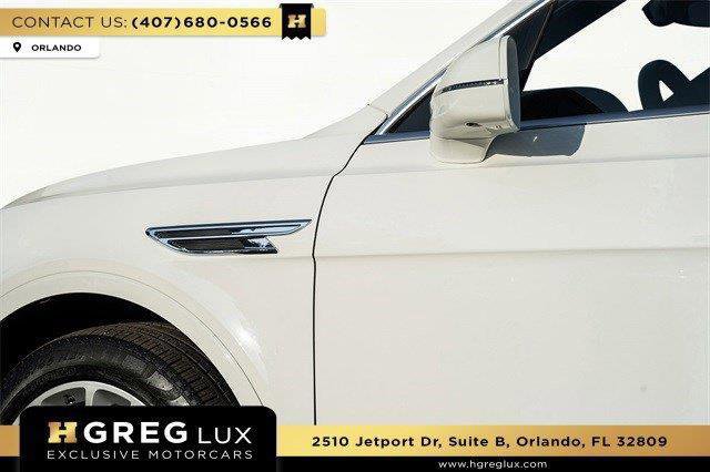 Used 2022 Bentley Bentayga AWD/4WD image 19