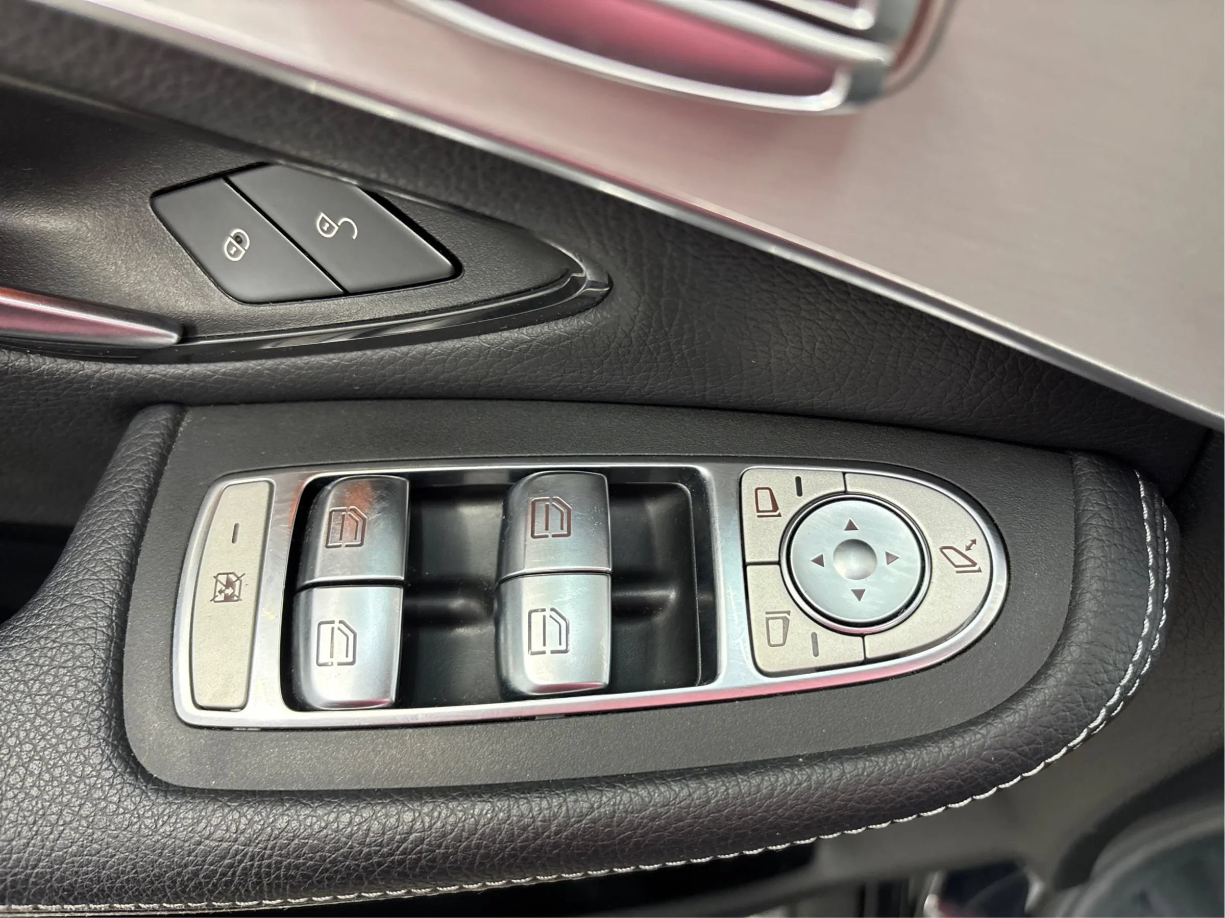 Used 2021 Mercedes-Benz GLC 300 4MATIC image 39