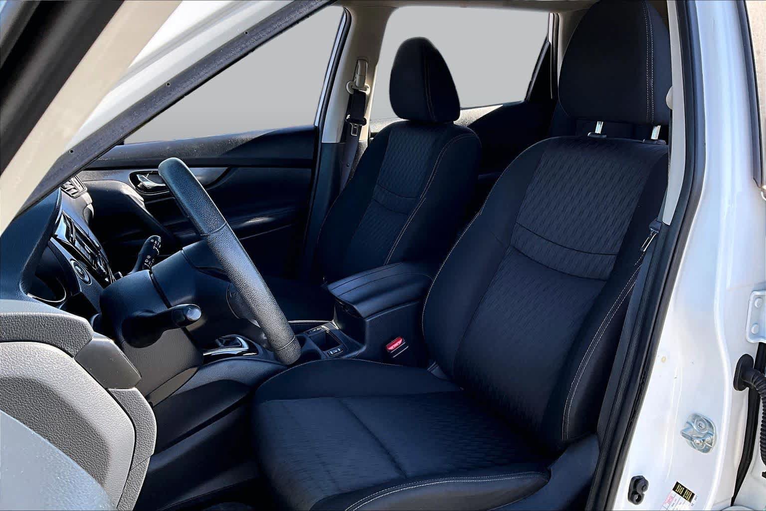 Used 2019 Nissan Rogue SV FWD image 7