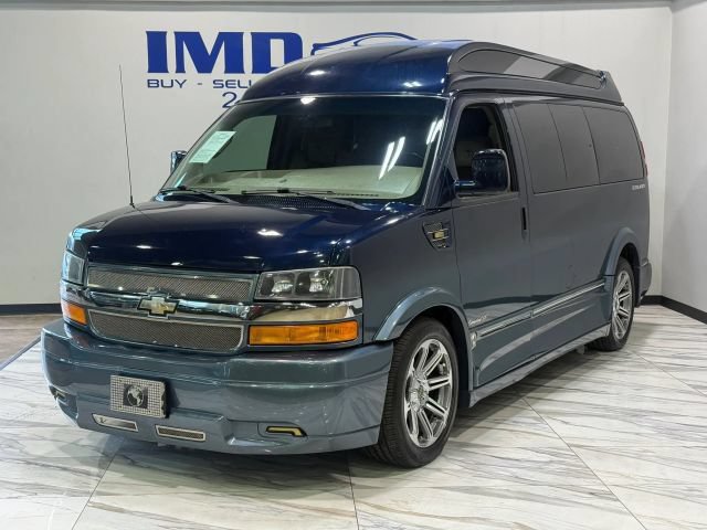 Used 2017 Chevrolet Express 2500 RWD image 1