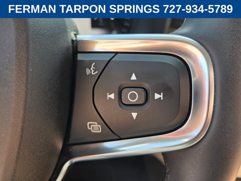 Certified 2023 Volvo XC40 B5 Plus AWD/4WD image 31
