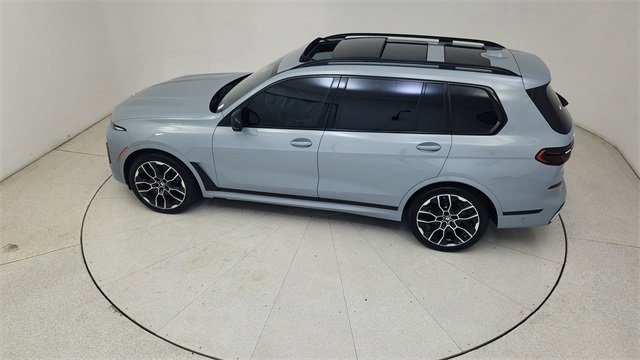 Used 2025 BMW X7 M60i image 83