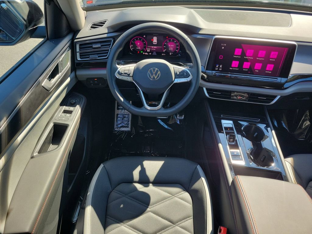 New 2025 Volkswagen Atlas Peak Edition SE AWD/4WD image 17