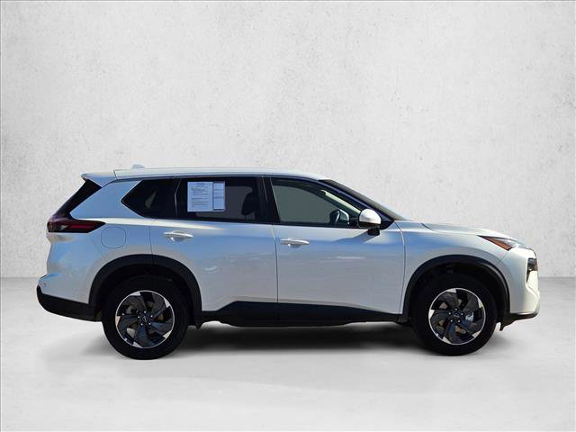 Used 2025 Nissan Rogue SV image 4