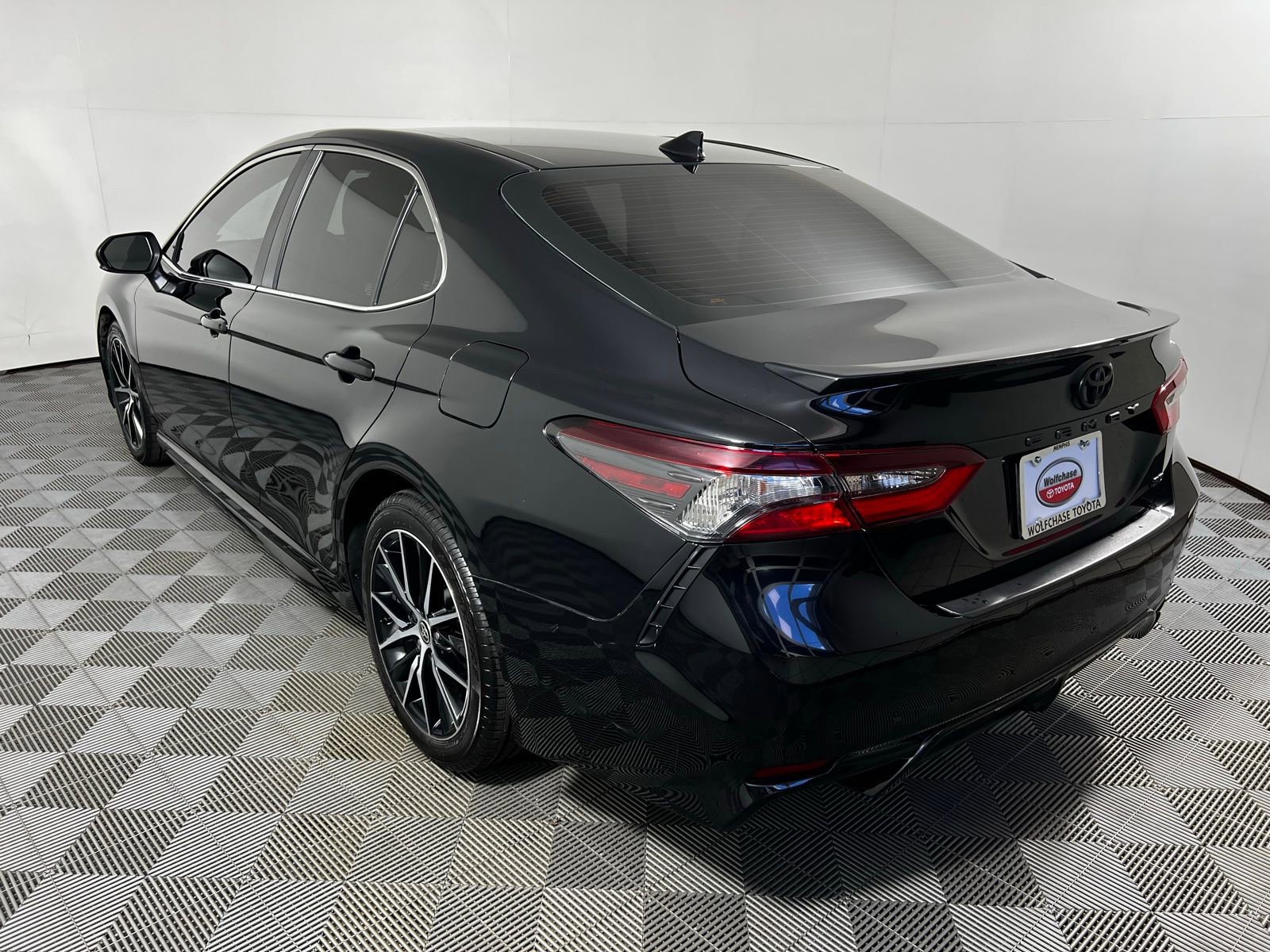 Certified 2024 Toyota Camry SE FWD image 7