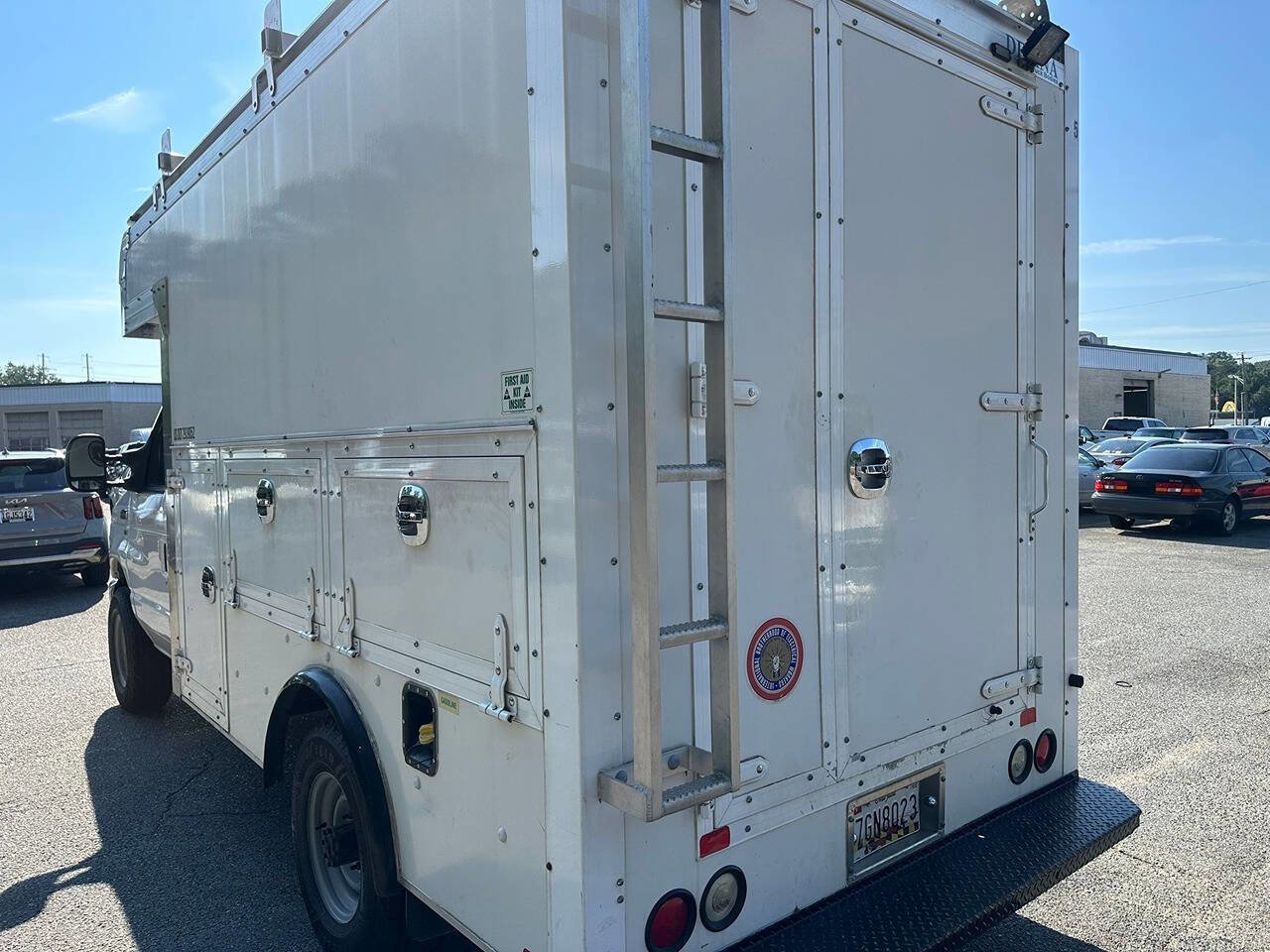 Used 2016 Ford E-350 and Econoline 350 Super Duty w/ Power Windows & Locks Group image 5