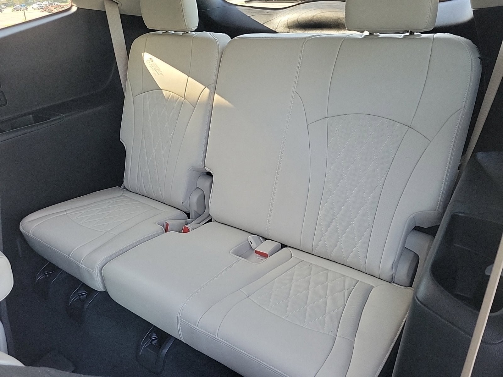Used 2022 Buick Enclave Avenir w/ Avenir Technology Package FWD image 16
