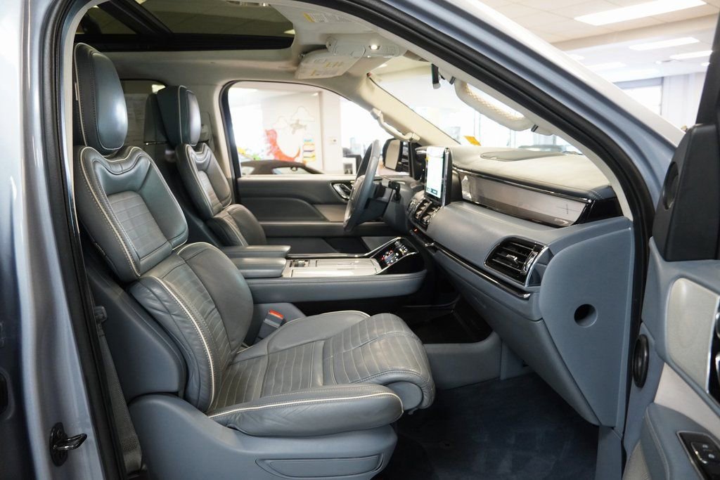 Used 2021 Lincoln Navigator L Black Label w/ Cargo Convenience Package image 37