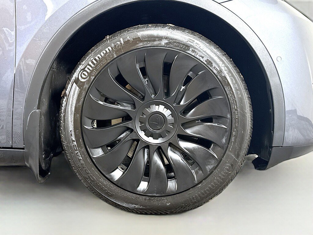 Used 2020 Tesla Model Y Long Range image 42