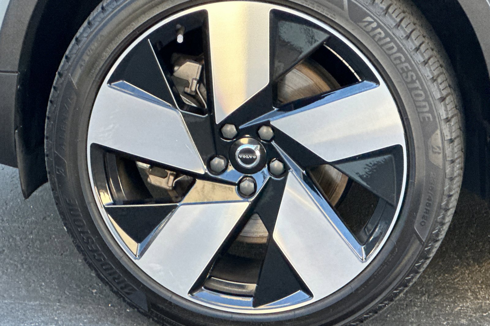 Certified 2023 Volvo C40 P8 Recharge Ultimate image 32