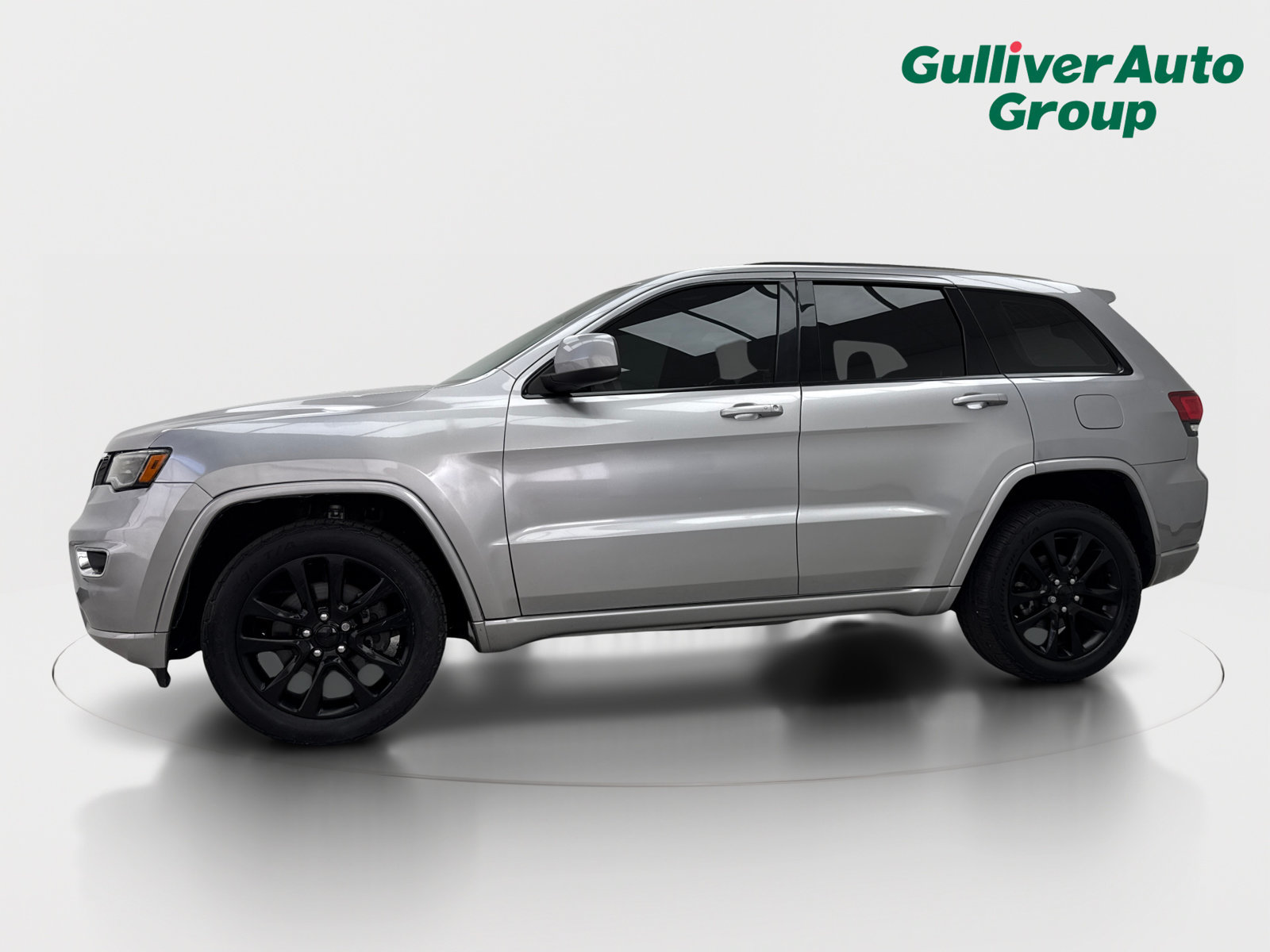 Used 2021 Jeep Grand Cherokee Laredo X AWD/4WD image 2