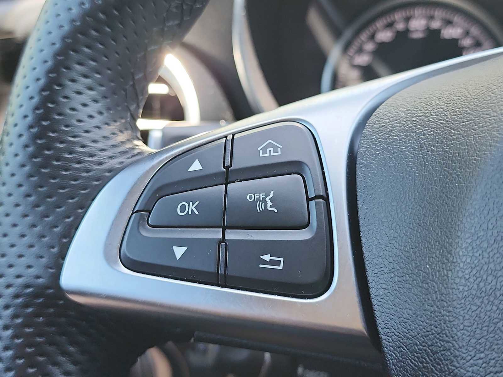 Used 2018 Mercedes-Benz GLC 300 image 27