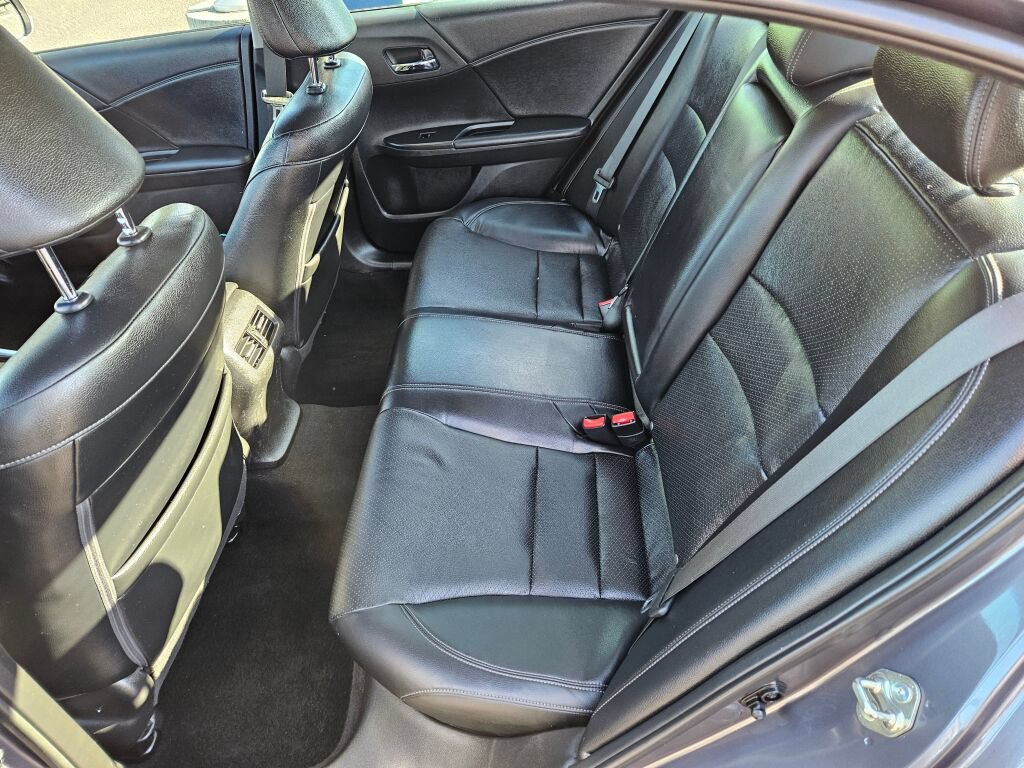 Used 2017 Honda Accord EX-L image 10