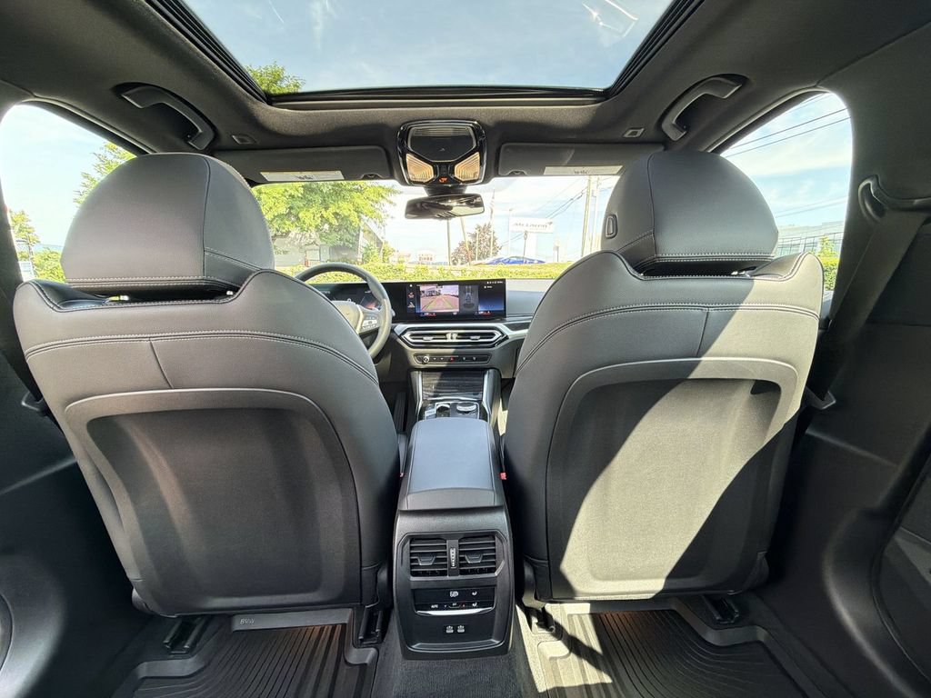 Used 2024 BMW 330i xDrive Sedan w/ Premium Package AWD/4WD image 20