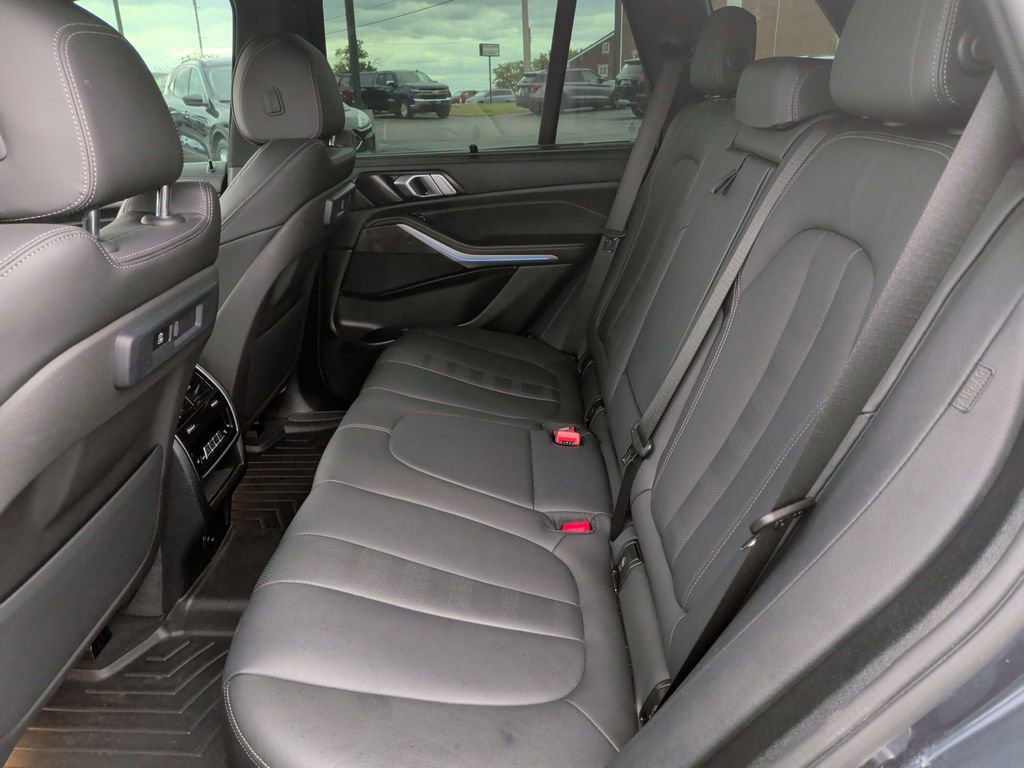 Used 2022 BMW X5 xDrive45e w/ M Sport Package AWD/4WD image 6