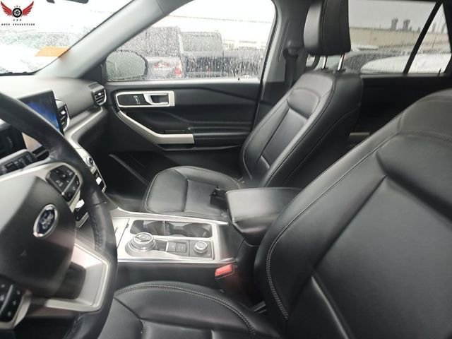 Used 2022 Ford Explorer XLT w/ Equipment Group 202A image 6