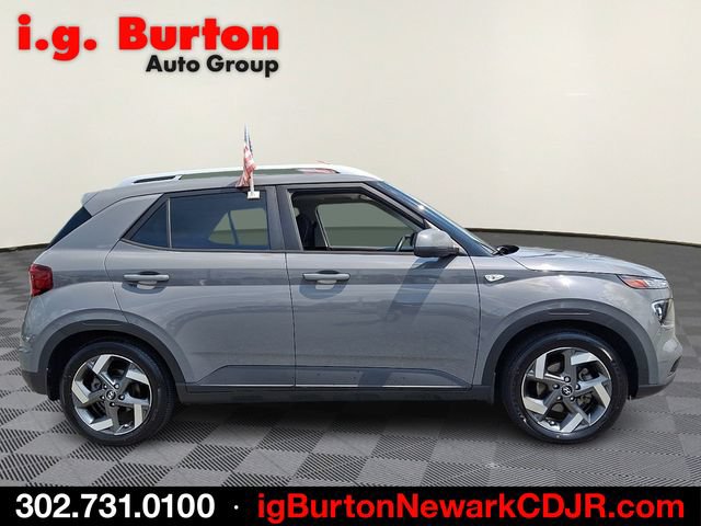 Used 2022 Hyundai Venue SEL FWD image 7