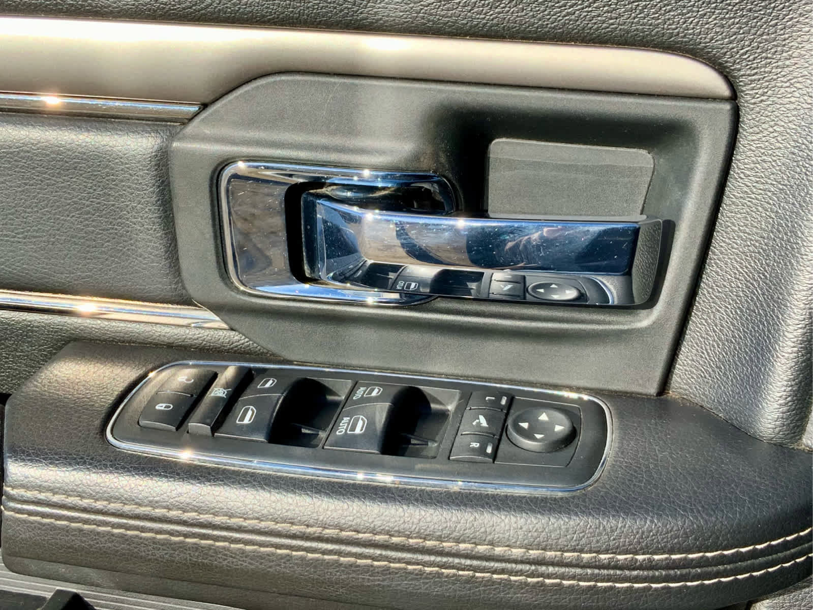 Used 2018 RAM 2500 Laramie w/ Sport Appearance Group image 47