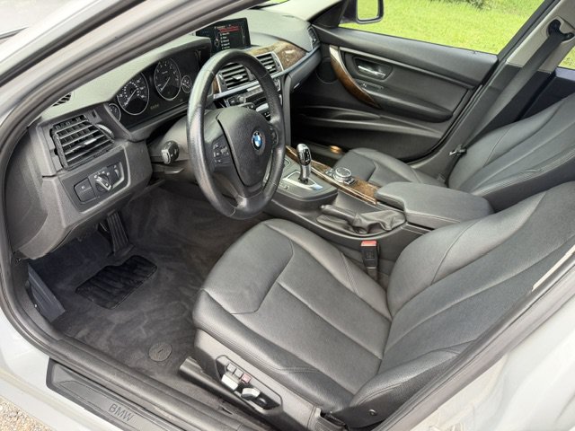 Used 2016 BMW 320i xDrive Sedan AWD/4WD image 10