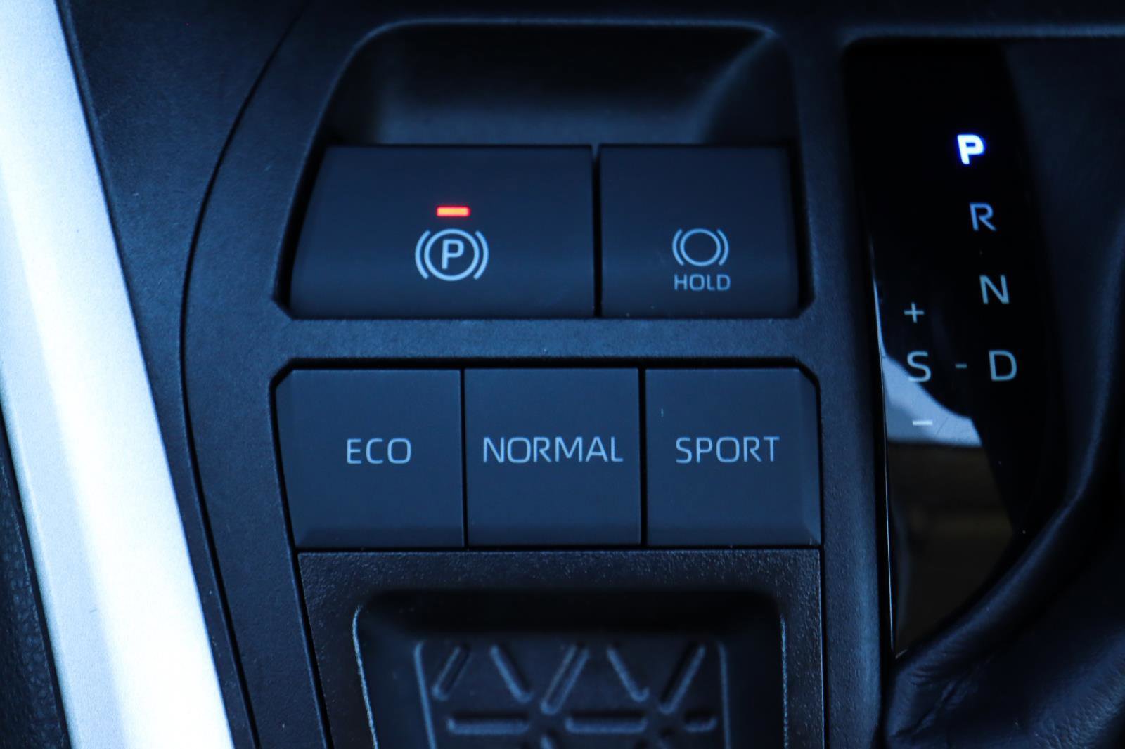 Used 2024 Toyota RAV4 LE image 11