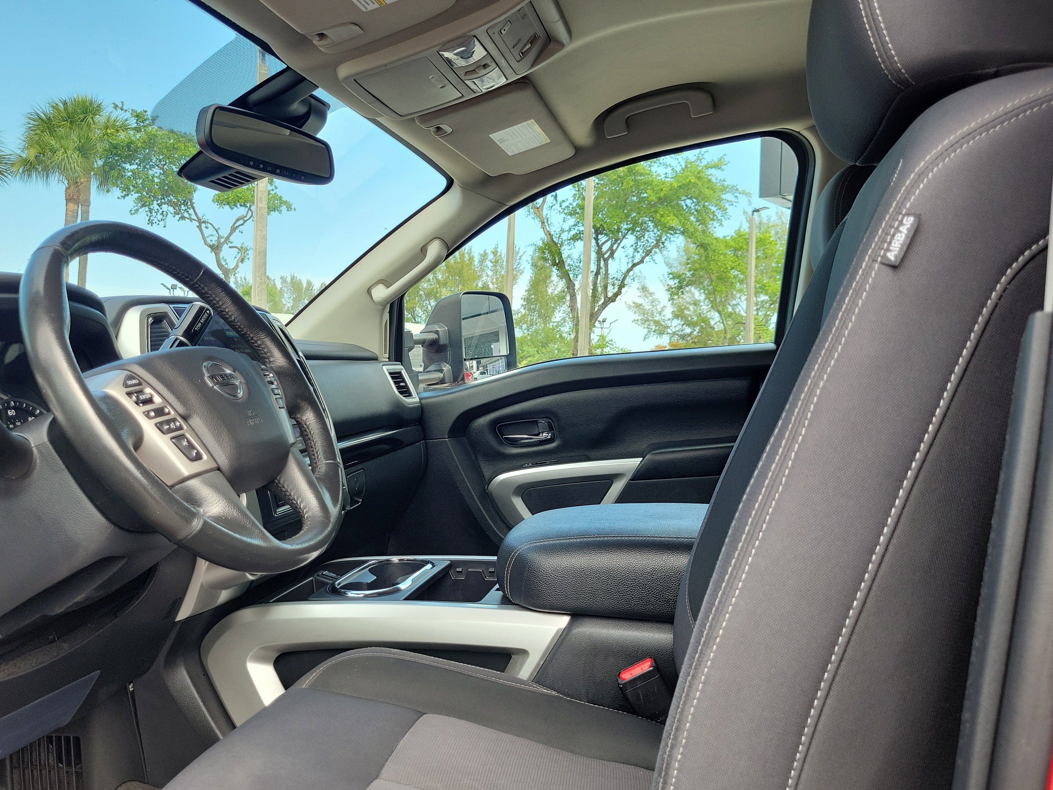 Used 2021 Nissan Titan SV w/ SV Convenience Package AWD/4WD image 11