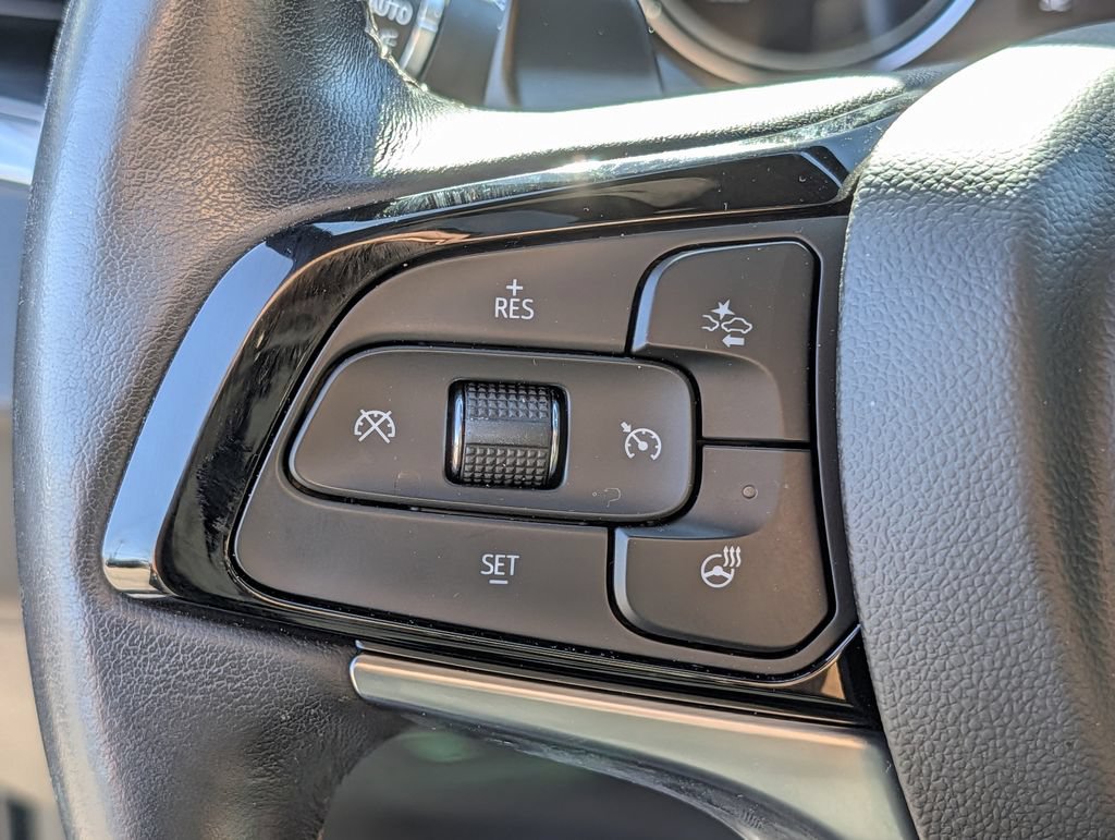 Used 2023 Buick Enclave Essence w/ Experience Buick Package FWD image 23