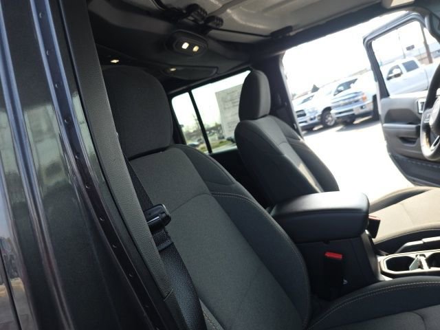 Used 2024 Jeep Gladiator Sport AWD/4WD image 45