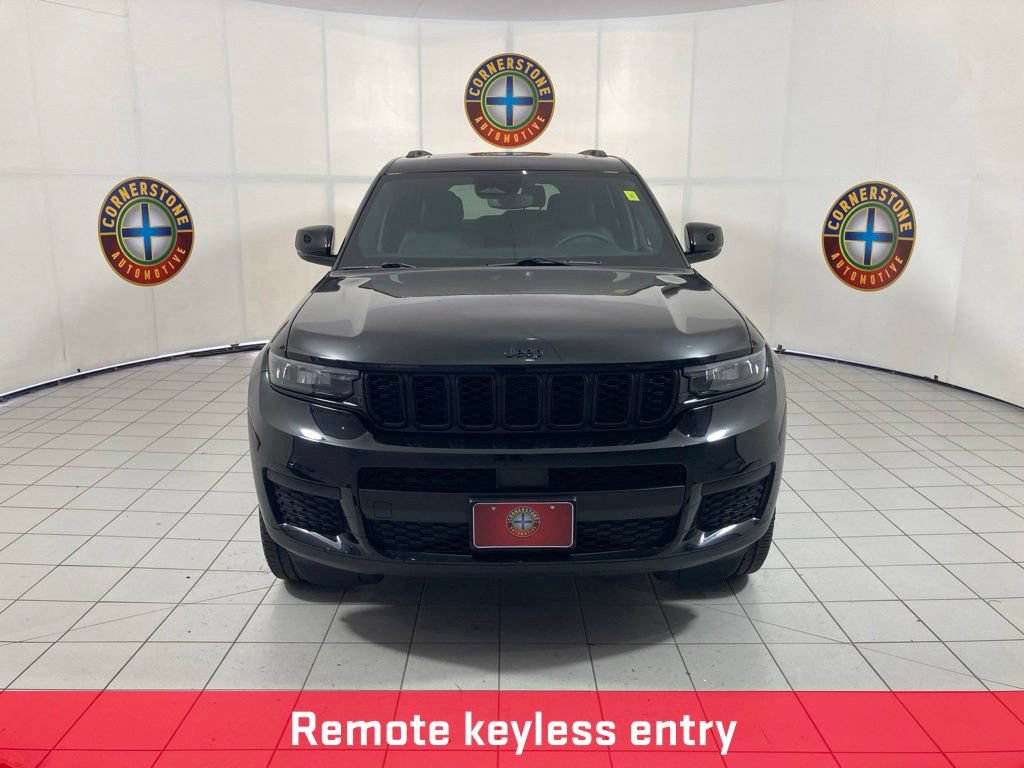 Used 2023 Jeep Grand Cherokee L Laredo AWD/4WD image 19