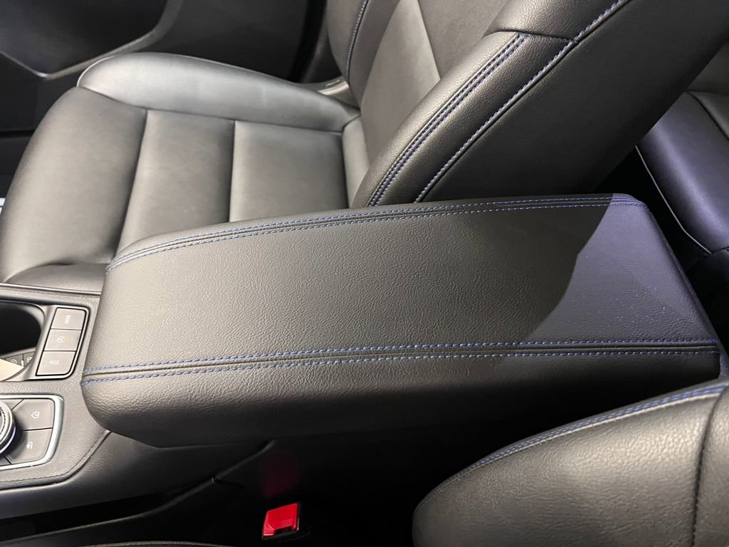 Used 2024 Cadillac XT4 Sport w/ Cold Weather Package image 29