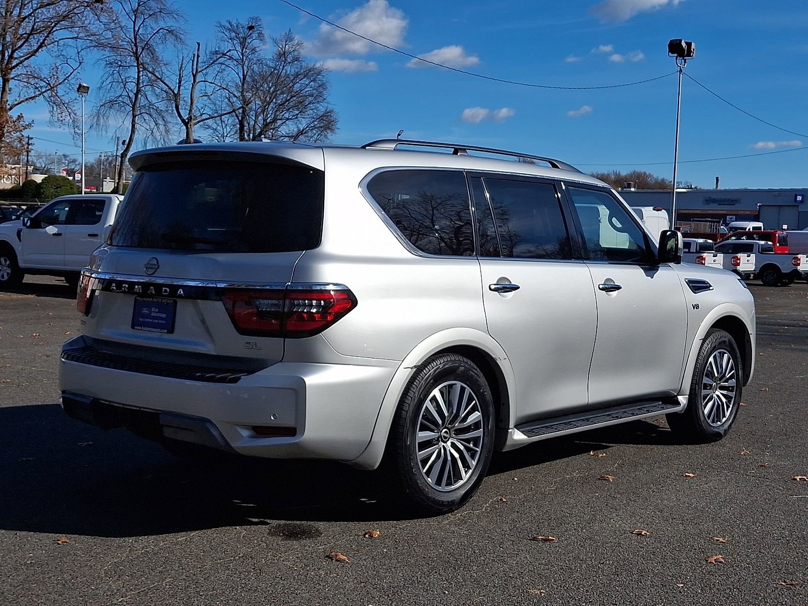 Used 2021 Nissan Armada SL w/ Captain's Chairs Package image 7