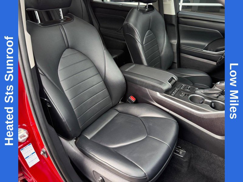 Used 2021 Toyota Highlander XLE AWD/4WD image 11