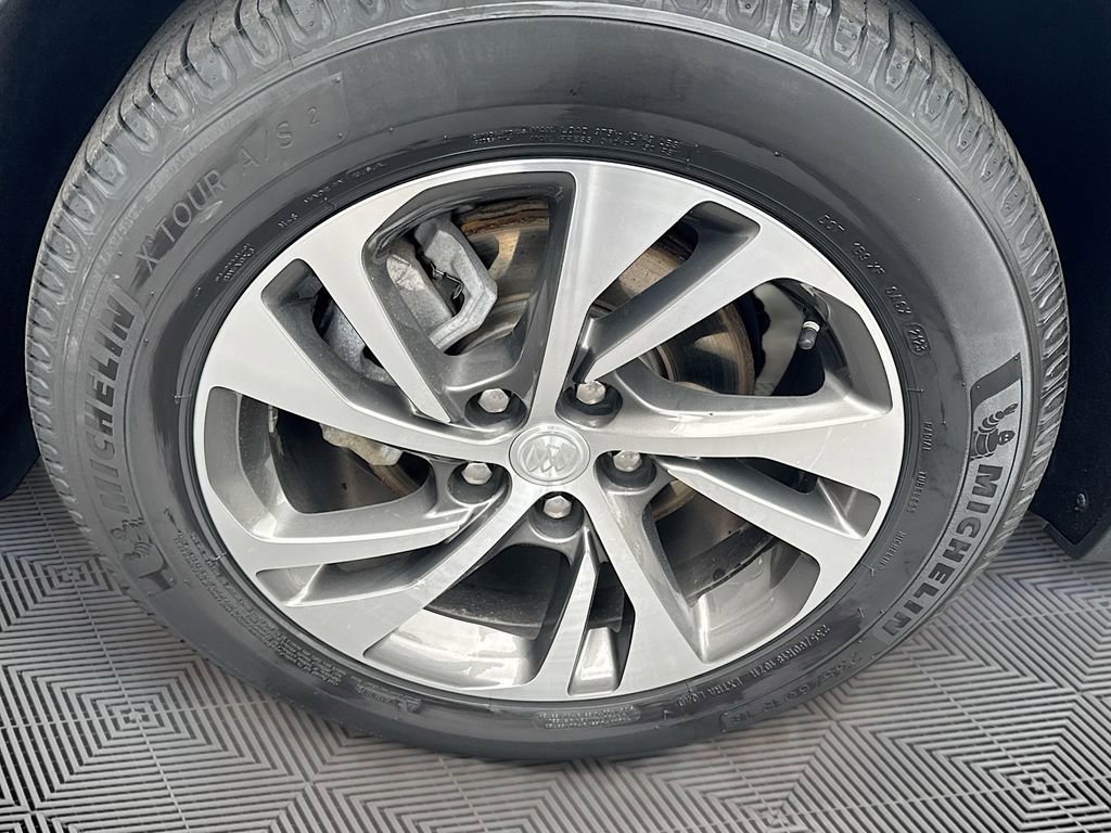 Used 2021 Buick Envision Essence AWD/4WD image 31