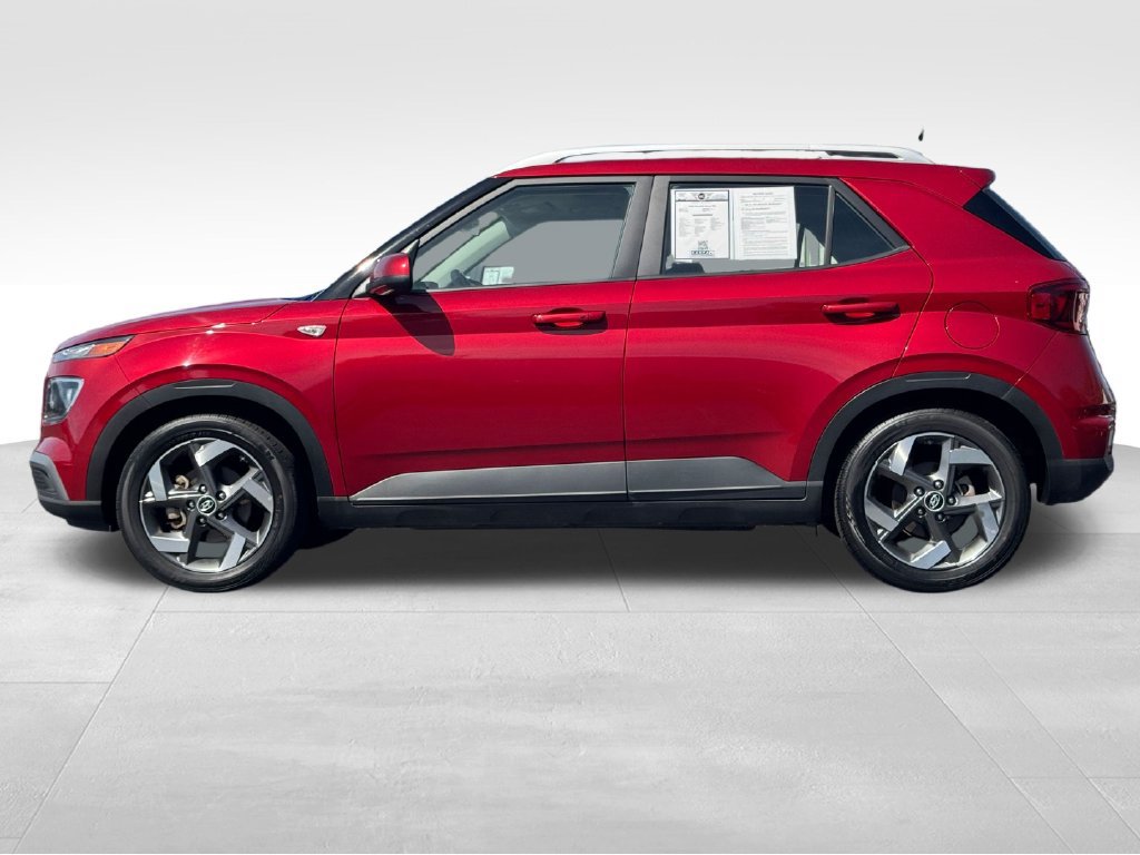 Used 2025 Hyundai Venue SEL FWD image 4