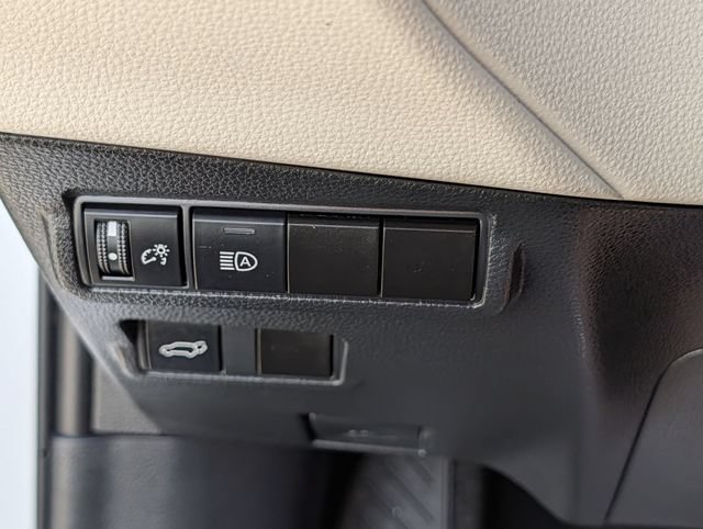 Certified 2022 Toyota Corolla Cross XLE w/ Convenience Package FWD image 24