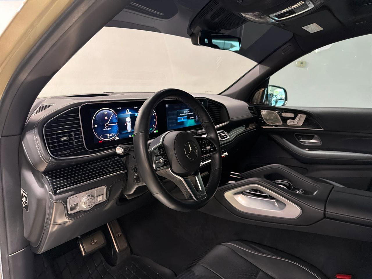 Used 2023 Mercedes-Benz Maybach GLS 600 4MATIC image 16