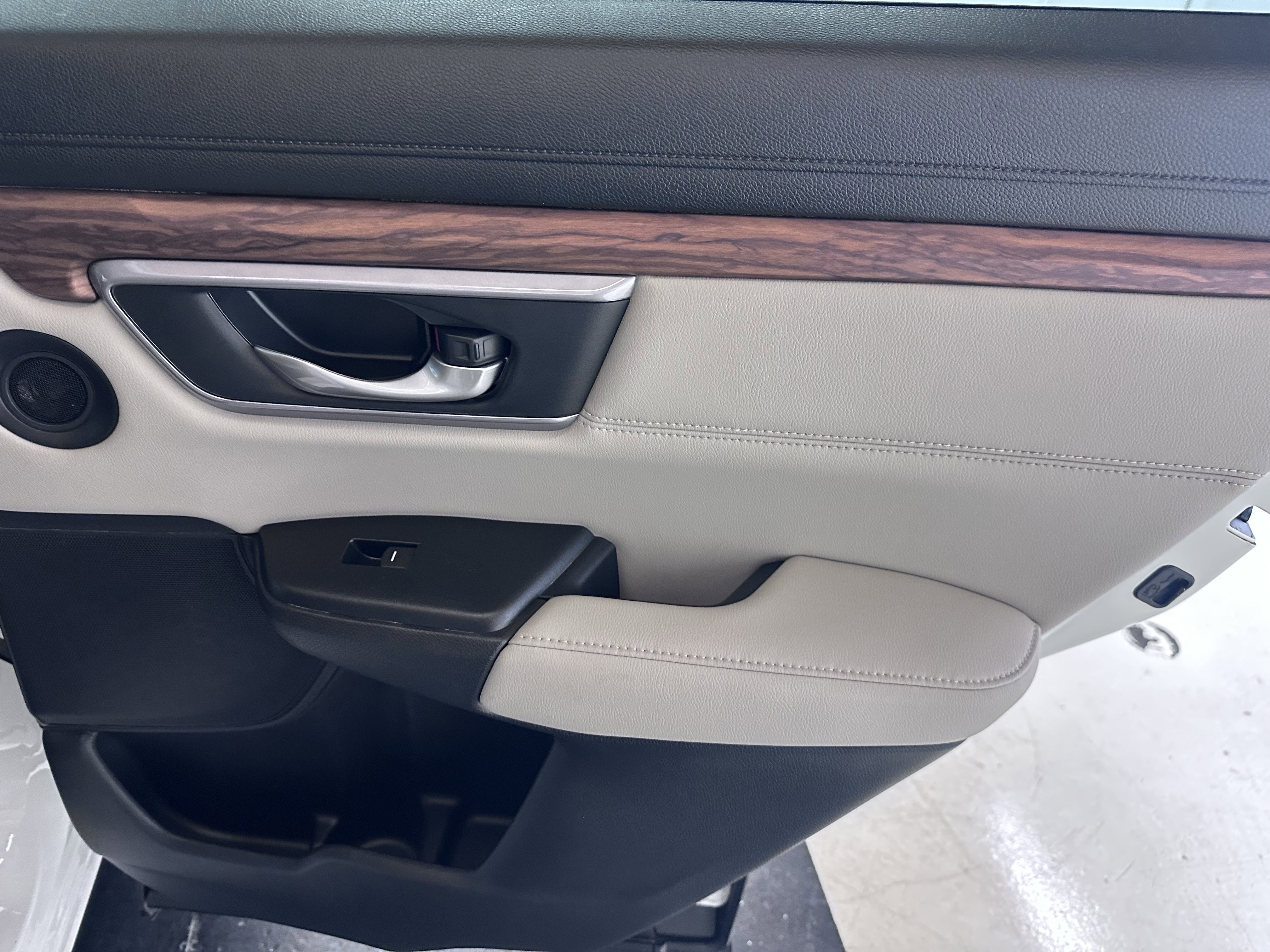 Used 2017 Honda CR-V EX-L image 34