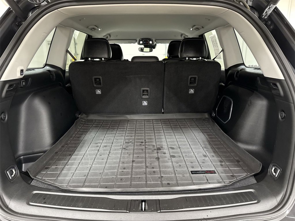 Used 2022 Jeep Grand Cherokee Limited image 24