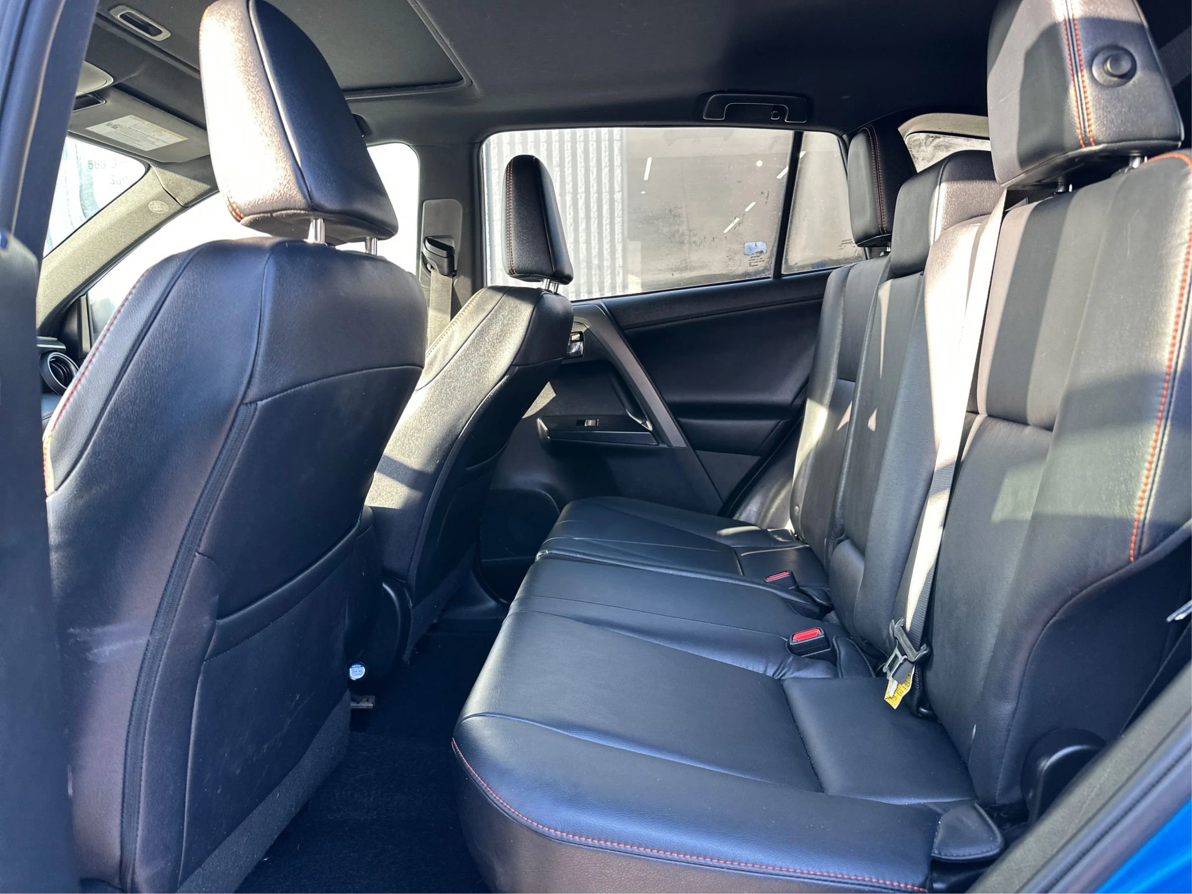 Used 2016 Toyota RAV4 SE image 10