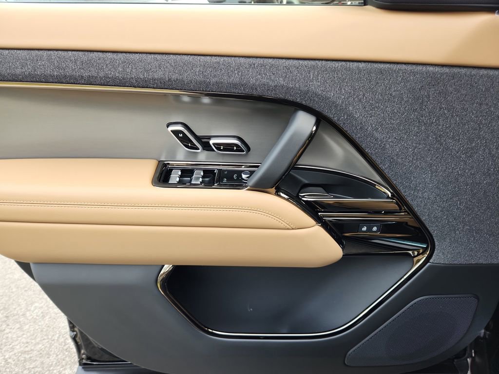 Used 2026 Land Rover Range Rover Sport SE image 24