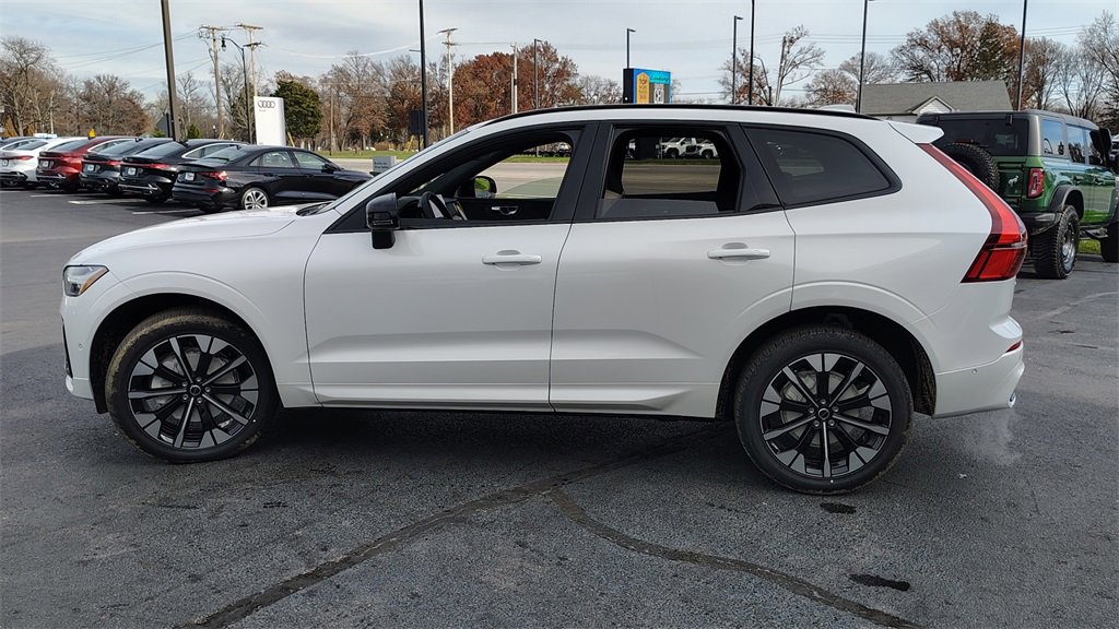 New 2026 Volvo XC60 B5 Plus w/ Climate Package image 5
