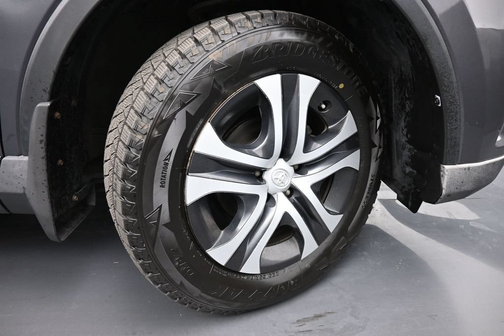 Used 2018 Toyota RAV4 LE w/ All Weather Liner Package AWD/4WD image 38