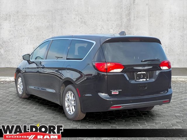 New 2025 Chrysler Voyager LX image 7