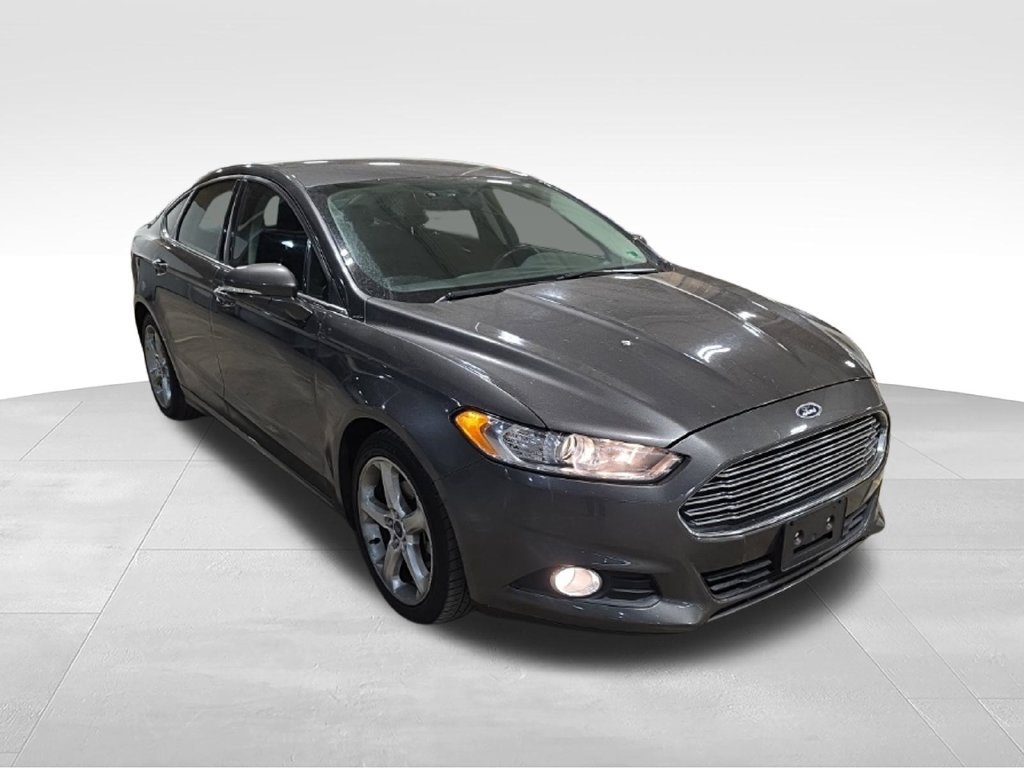 Used 2016 Ford Fusion SE w/ Equipment Group 201A FWD image 5
