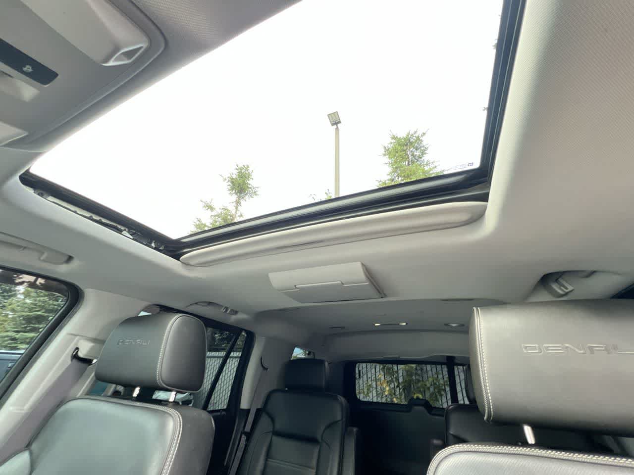 Used 2015 GMC Yukon Denali AWD/4WD image 22