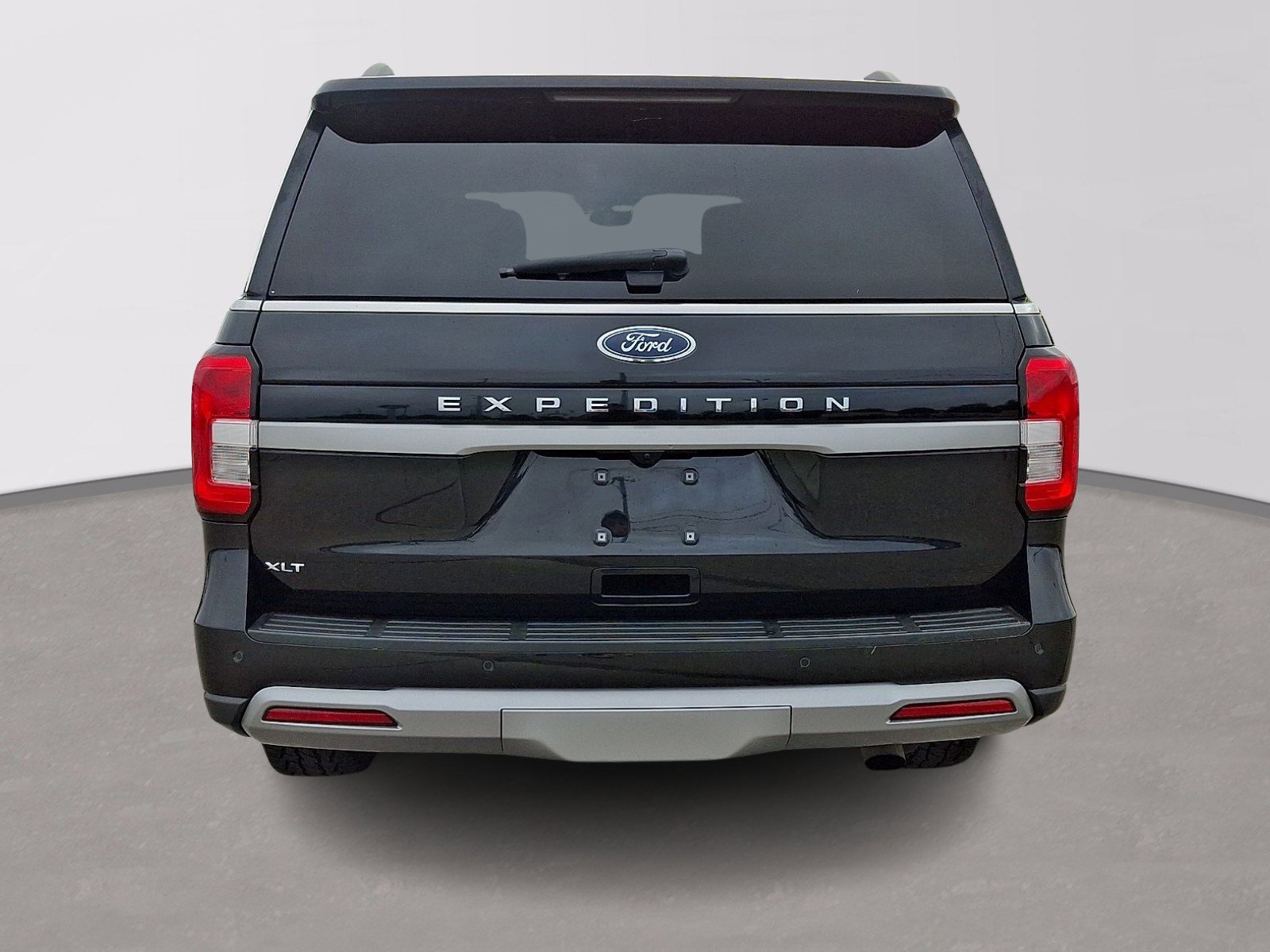 Certified 2024 Ford Expedition XLT AWD/4WD image 5