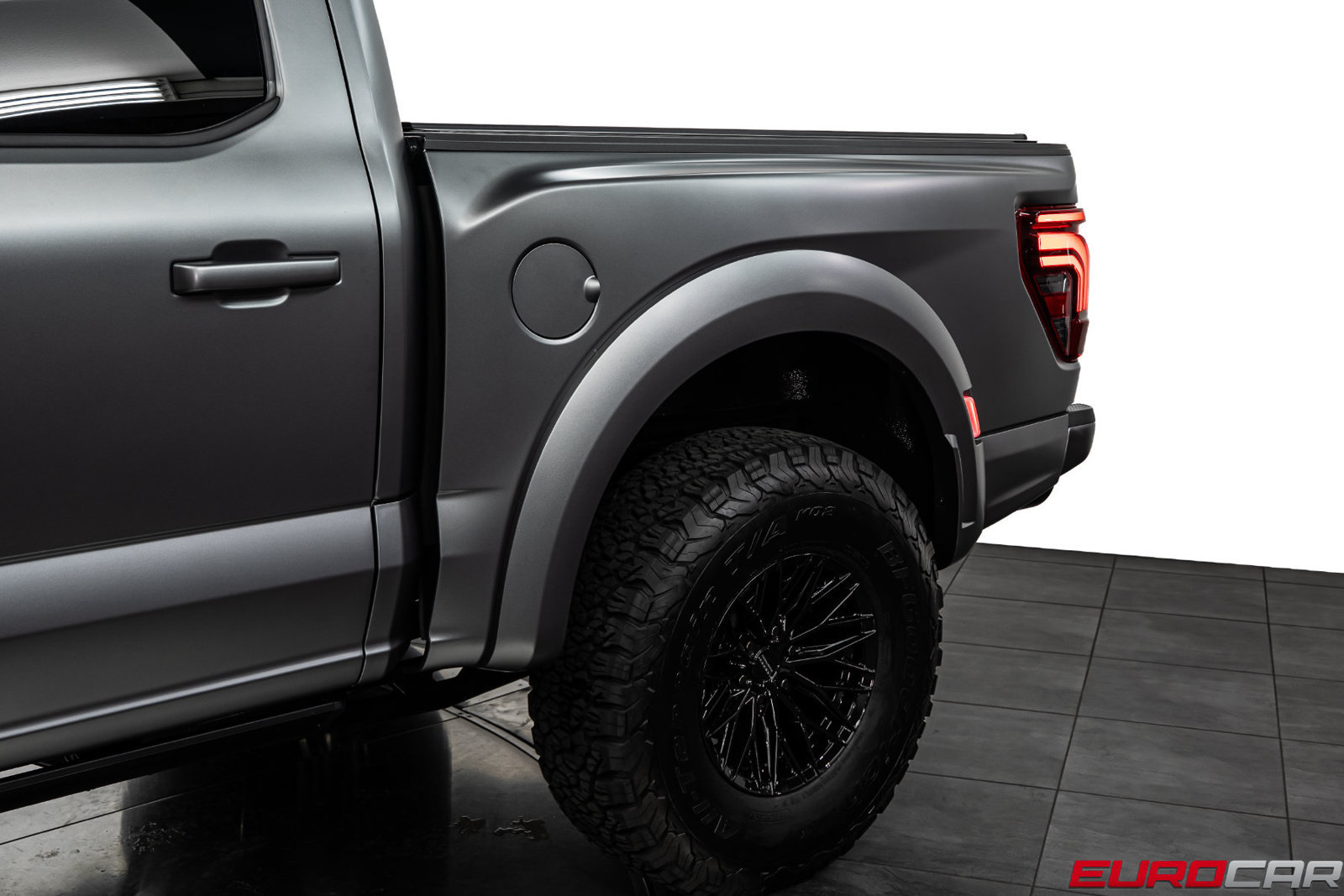 Used 2025 Ford F150 Raptor w/ Equipment Group 803A Raptor R AWD/4WD image 19