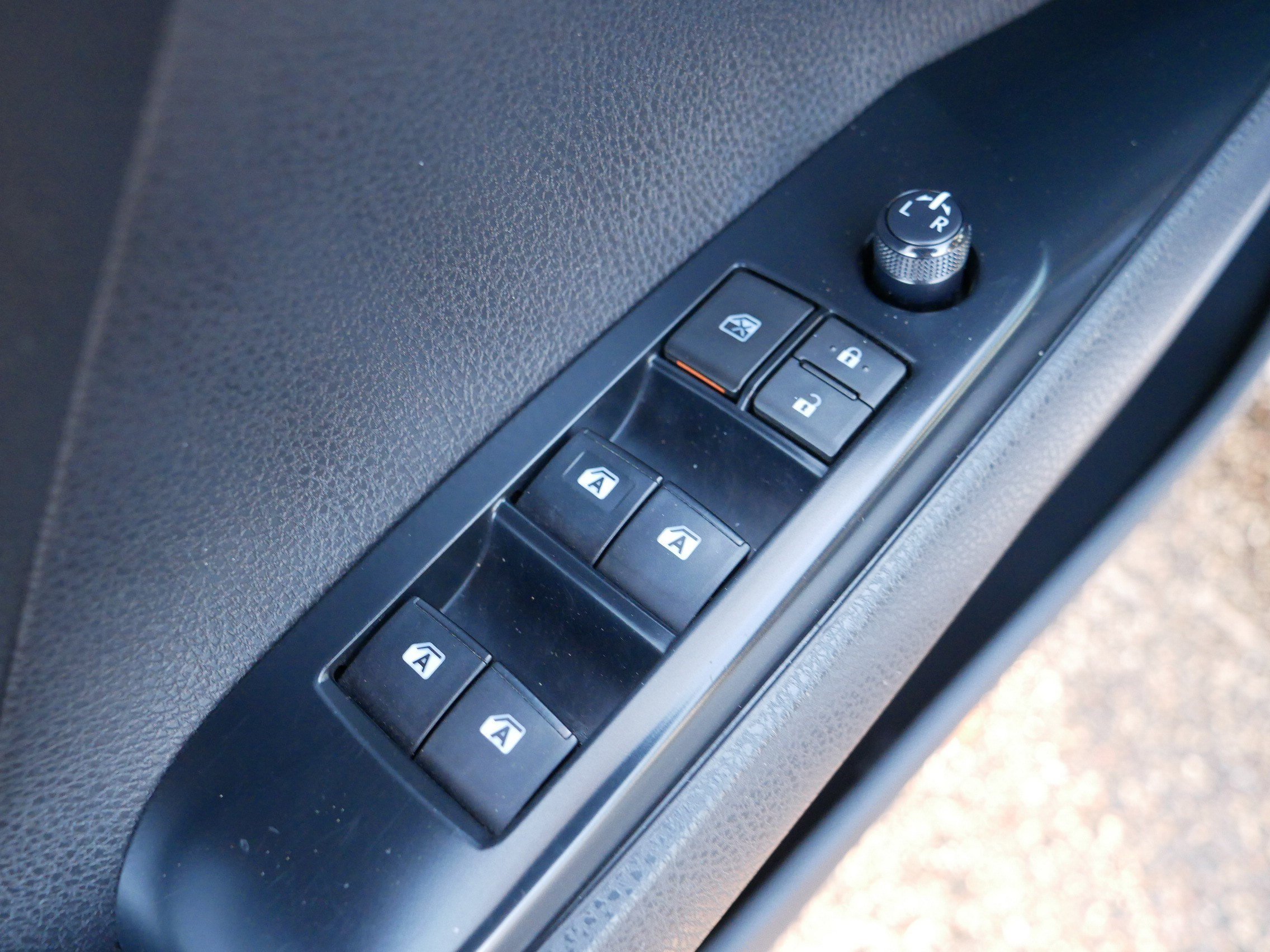 Used 2020 Toyota Camry LE image 19