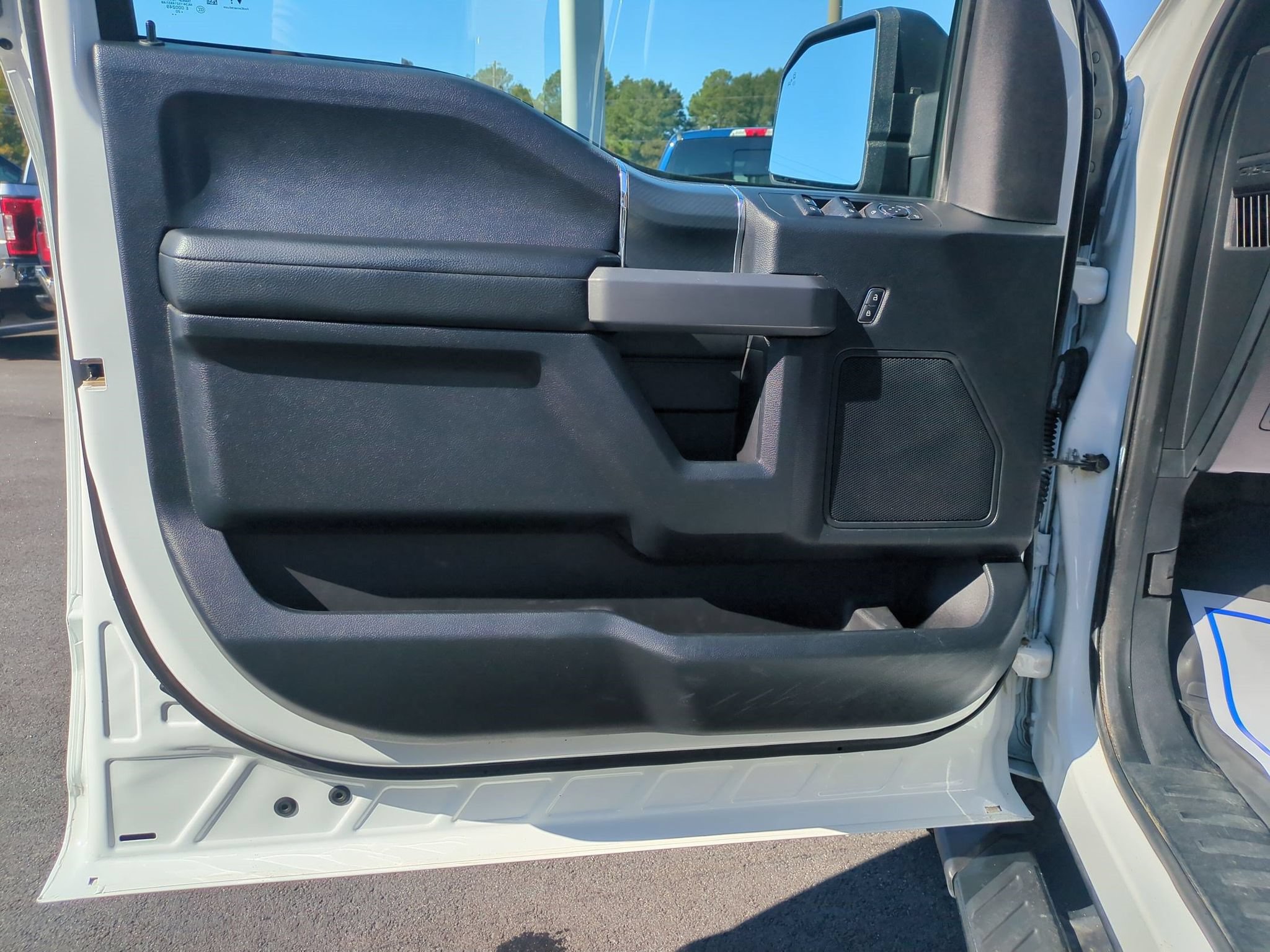 Used 2020 Ford F150 XLT w/ Equipment Group 302A Luxury AWD/4WD image 11