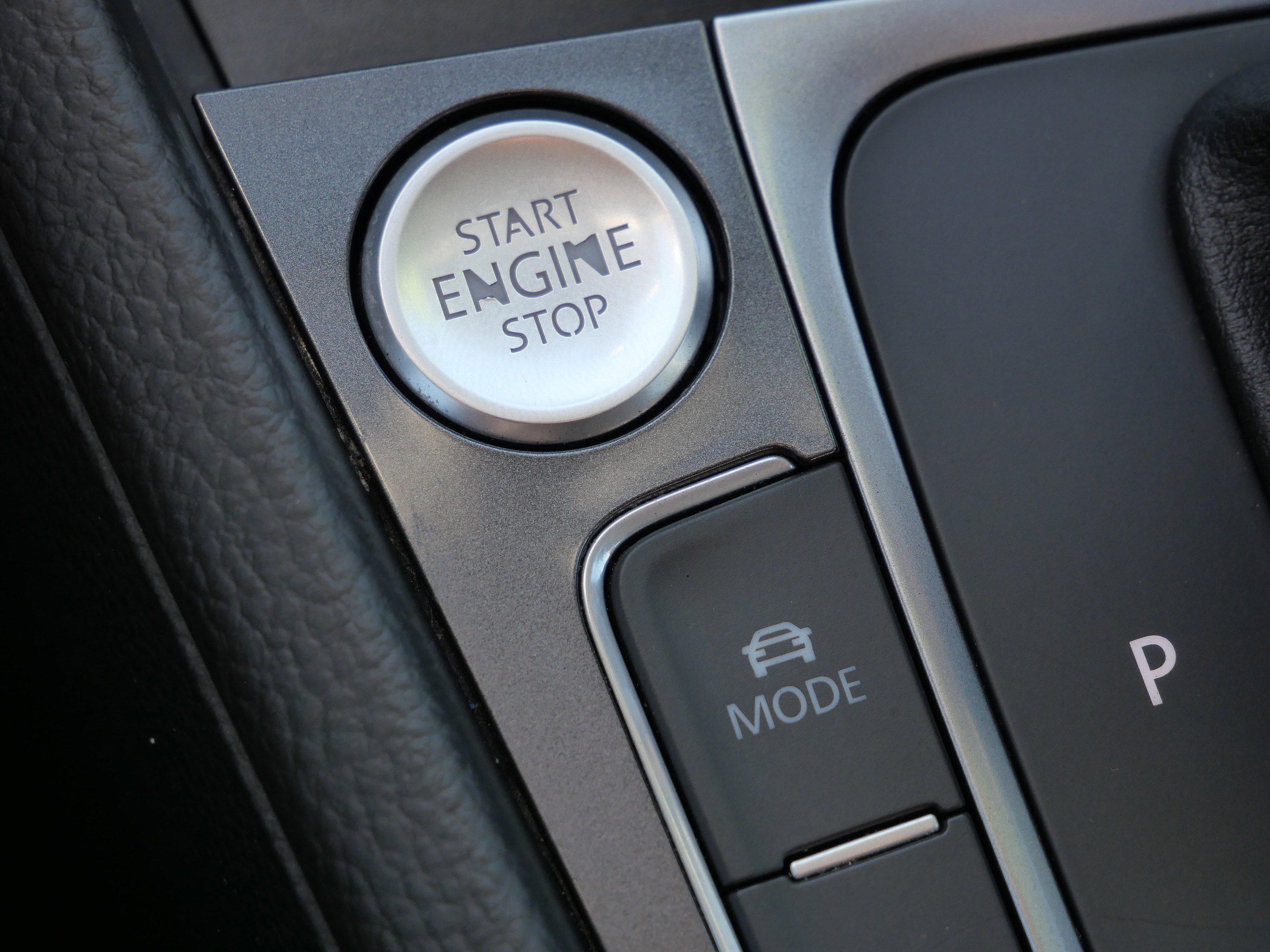 Used 2015 Volkswagen e-Golf SEL Premium image 29