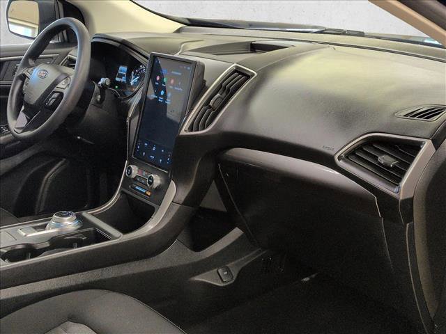 Certified 2024 Ford Edge SE image 21